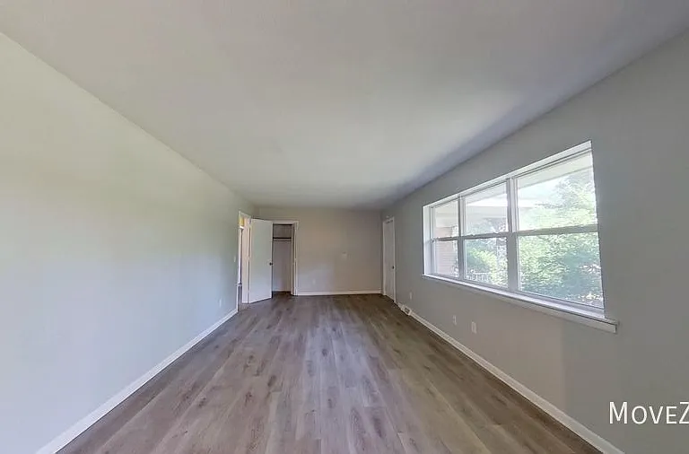510 Wesley Ave — Photo 16
