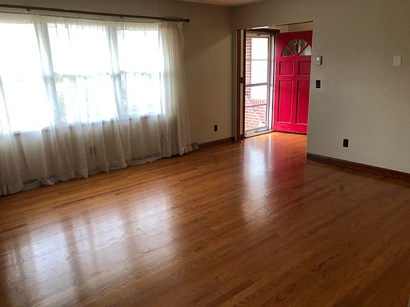 3rd image of 321 S Central Ave