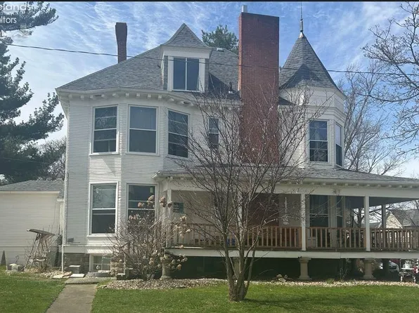 405 W Maple St, Willard, OH 44890