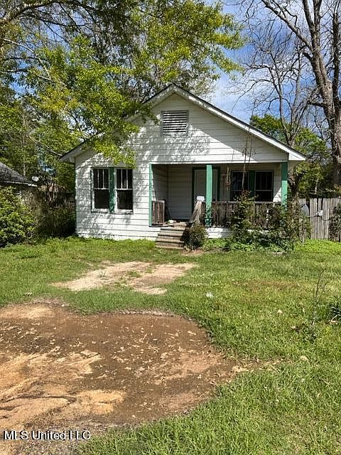 2nd image of 315 3rd St N