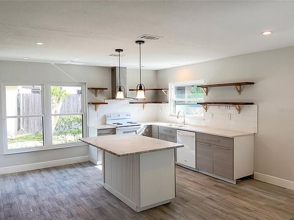 2nd image of 444 Hunter Cir