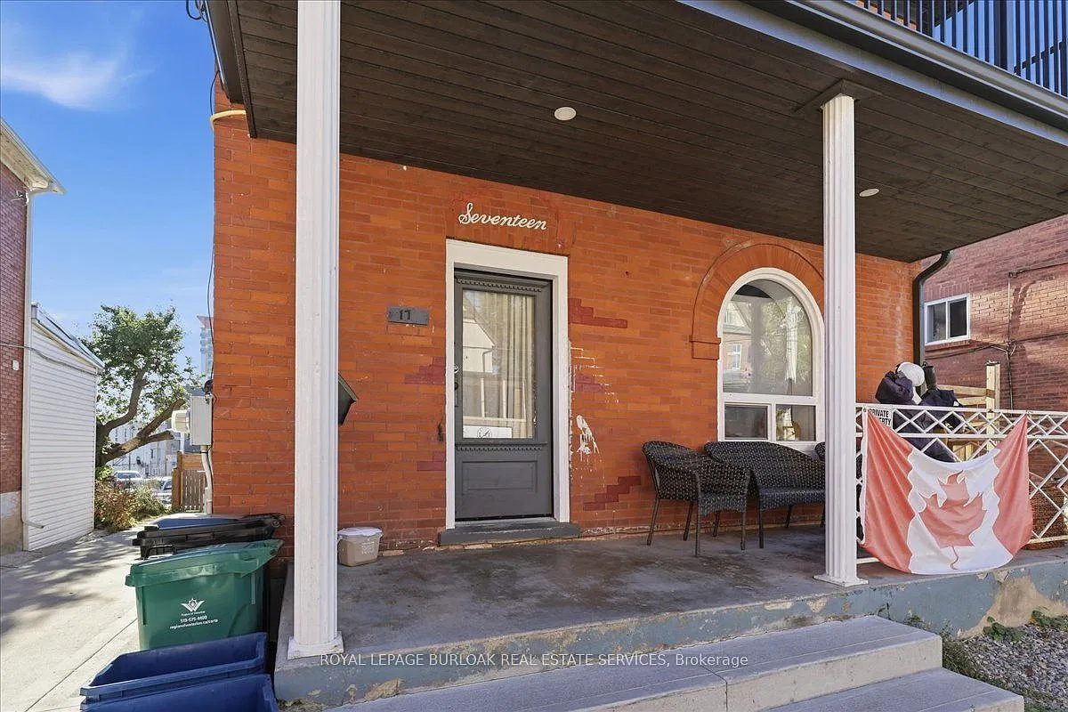3 bed, $2,100 — Photo 2