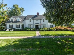 105 Chelsea St, Fairfield, CT 06824