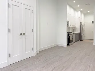 Rented by R New York