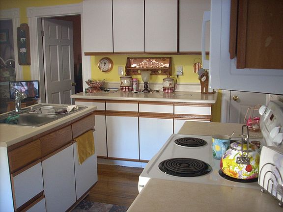4th image of 66 Dartmouth St APT 1