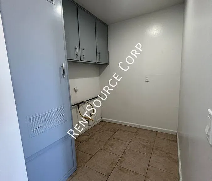 222 E Virginia Way — Photo 12