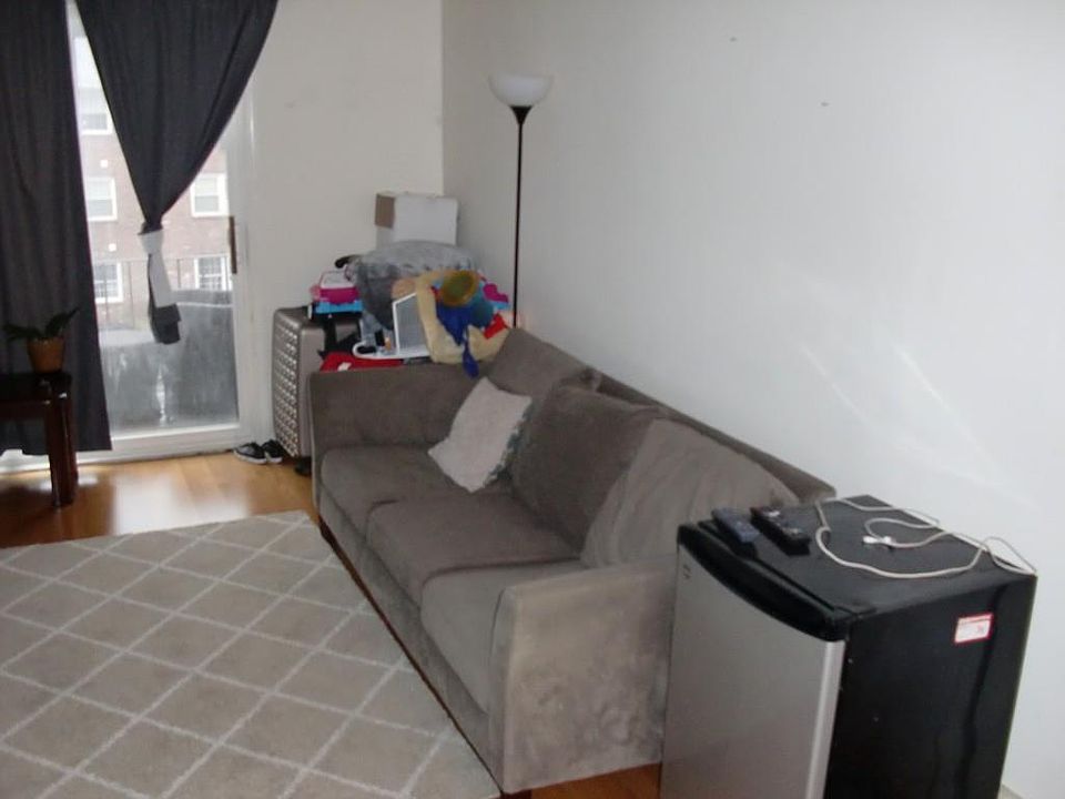 2nd image of 14 Woodman Way APT 23