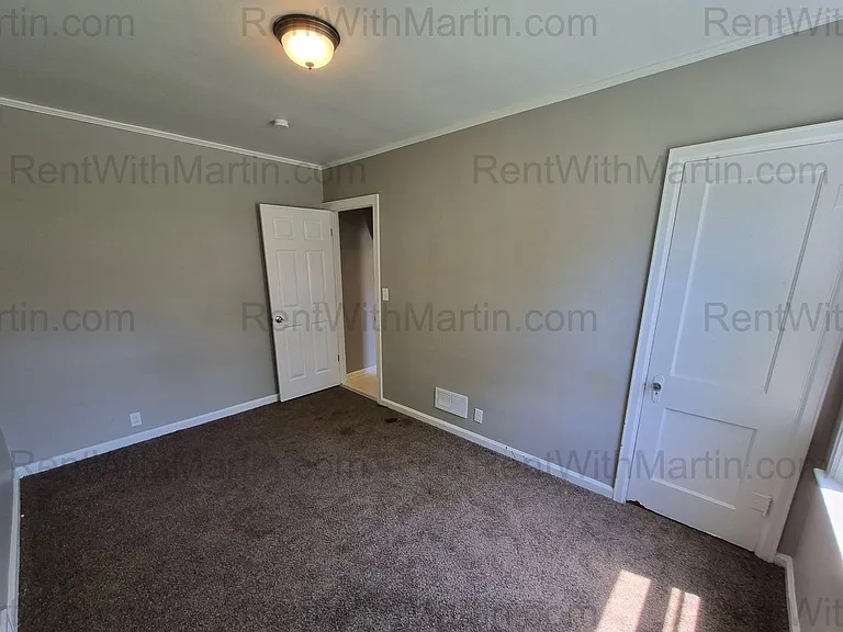 925 Hammond Ave — Photo 13