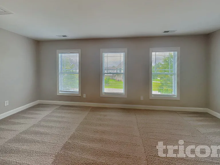 70 Hilldebrant Dr — Photo 10