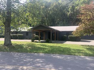 2824 Willa View Dr, Pigeon Forge, TN 37863