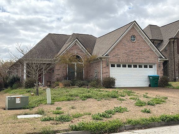 3rd image of 200 Magnolia Garden Ln