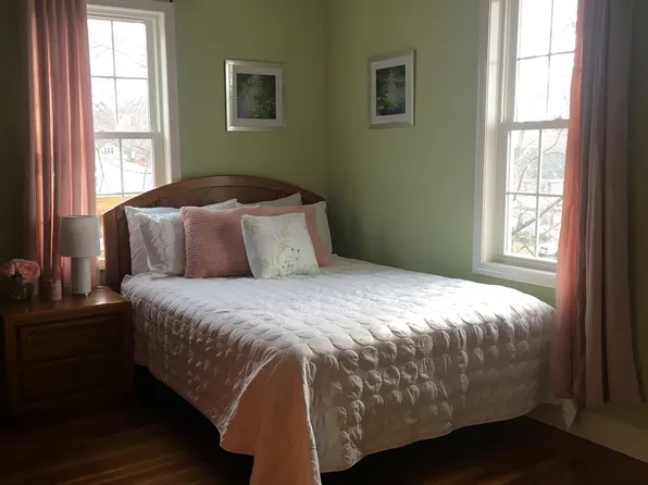 10 Ordway Ter, Reading, MA 01867