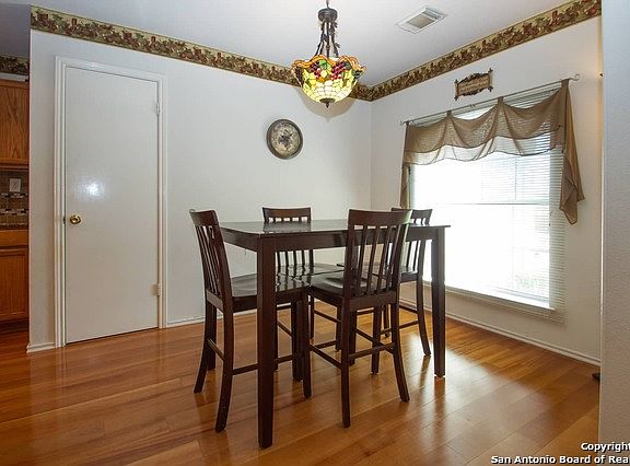 5th image of 15023 Kamary Ln
