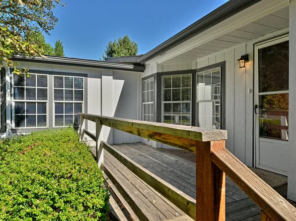 1105 Doneen Ln, Grants Pass, OR 97526