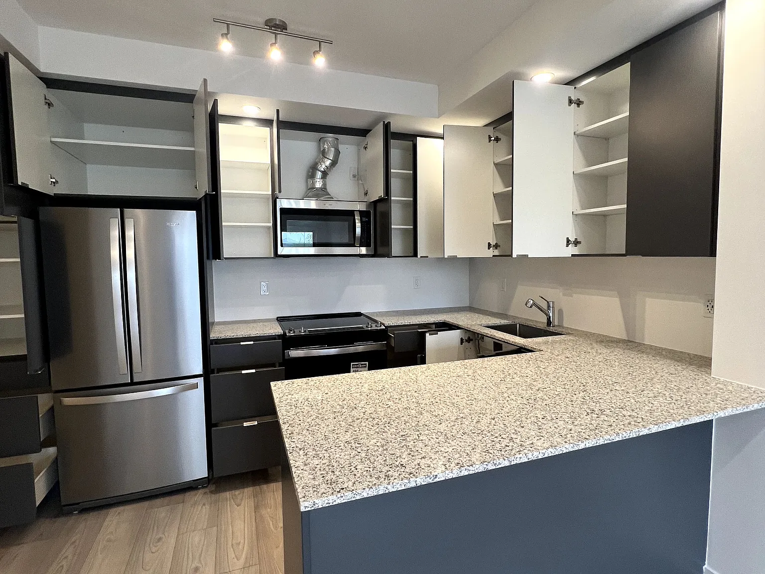 2 bed, $2,500 — Photo 4