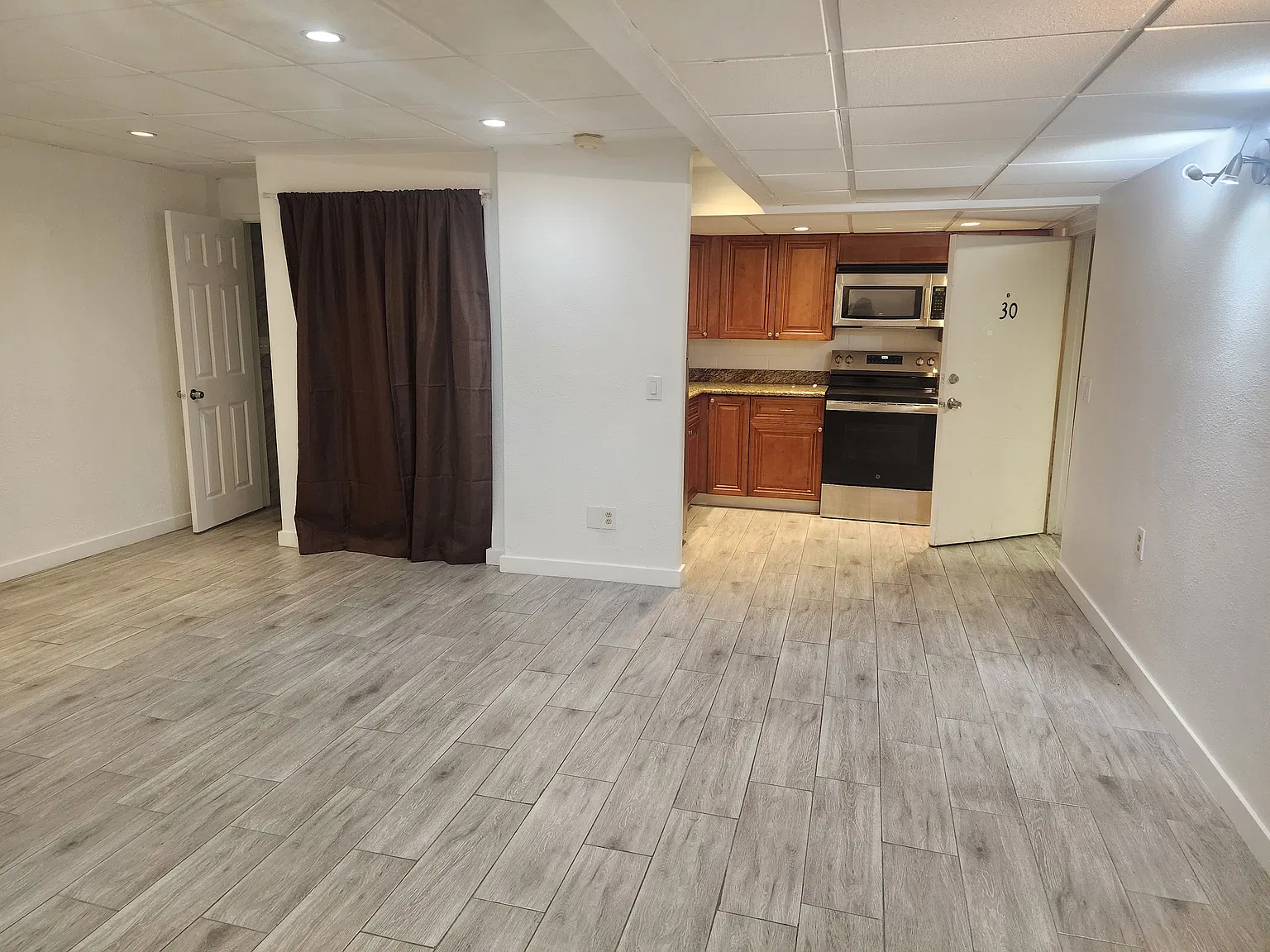 Studio, 600 sqft, $2,000 — Photo 2