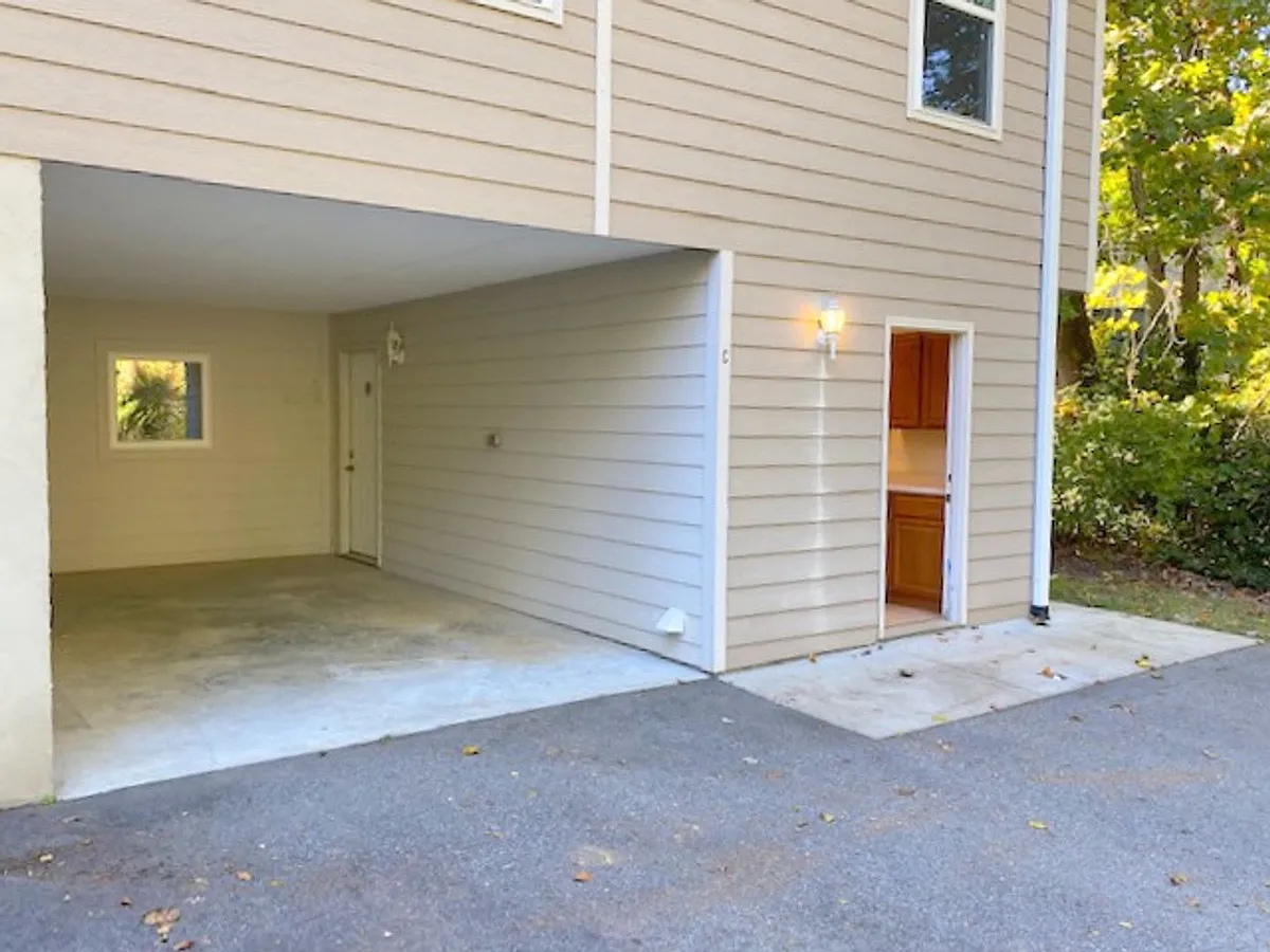 Building Photo - 24 Triple H Dr #C