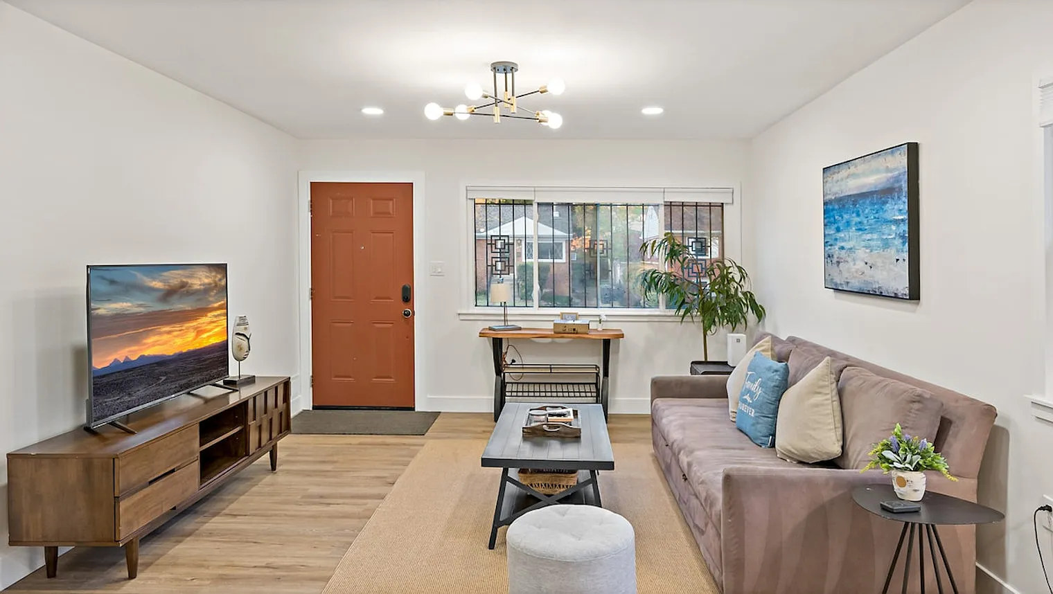 4 bed, 2.0 bath, $7,582 — Photo 1