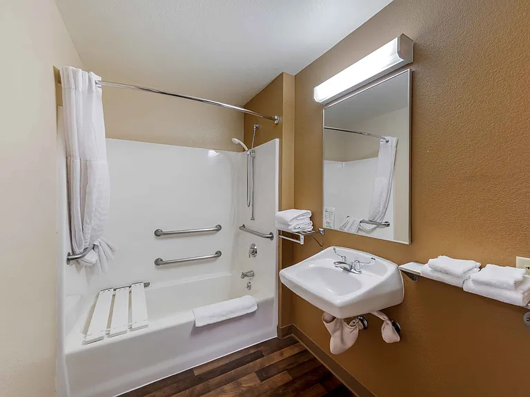 Deluxe Studio - 2 Full Beds