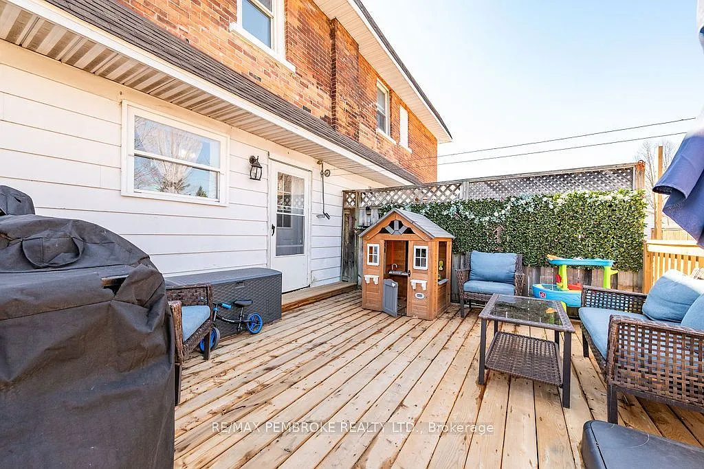 3 bed, $2,200 — Photo 4