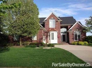 1268 Tulberry Cir, Rochester, MI 48306