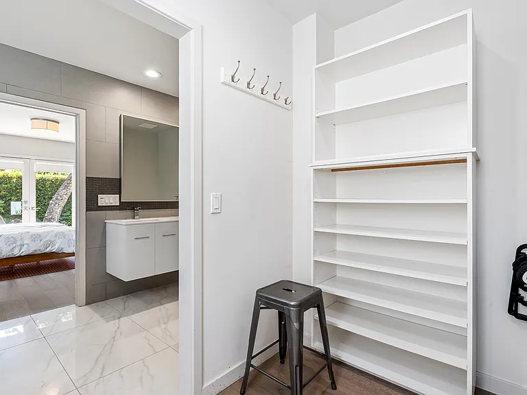 1216 Greenacre Ave — Photo 25