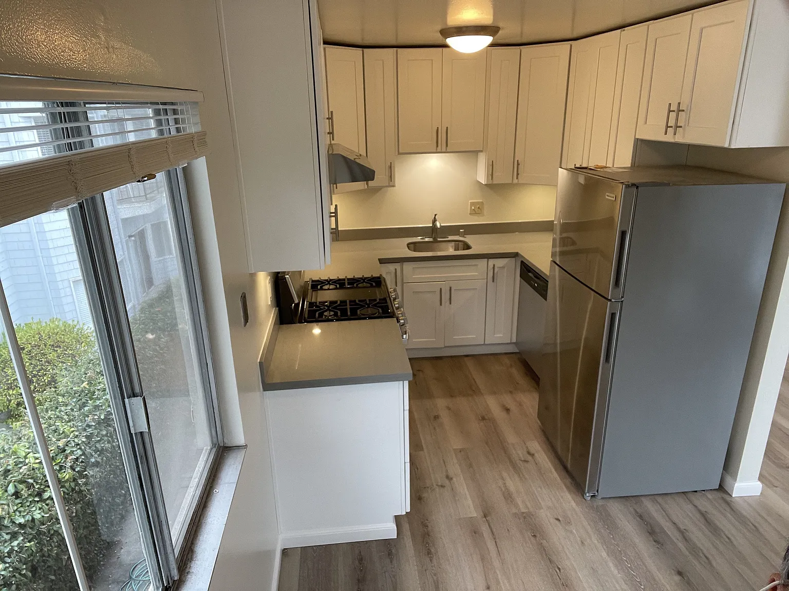 2 bed, 1.0 bath, 850 sqft, $2,500 — Photo 3