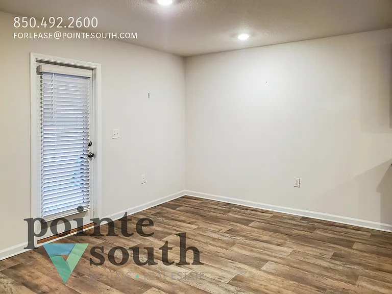 7332 Lakeside Oak Ct — Photo 11