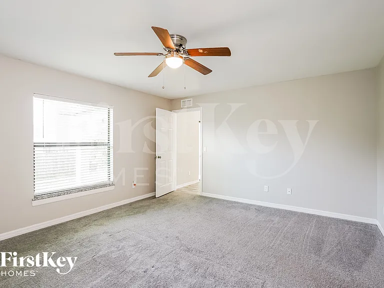 8432 Grove Rd — Photo 8