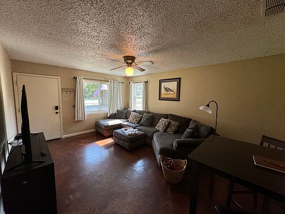 3rd image of 610 S 5th Ave