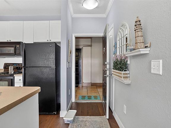 3rd image of 4221 W SPRUCE STREET #2426