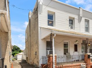 218 Thurlow St, Chester, PA 19013