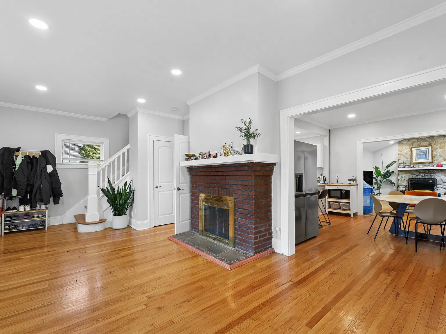 4 bed, 2130 sqft, $5,100 — Photo 3