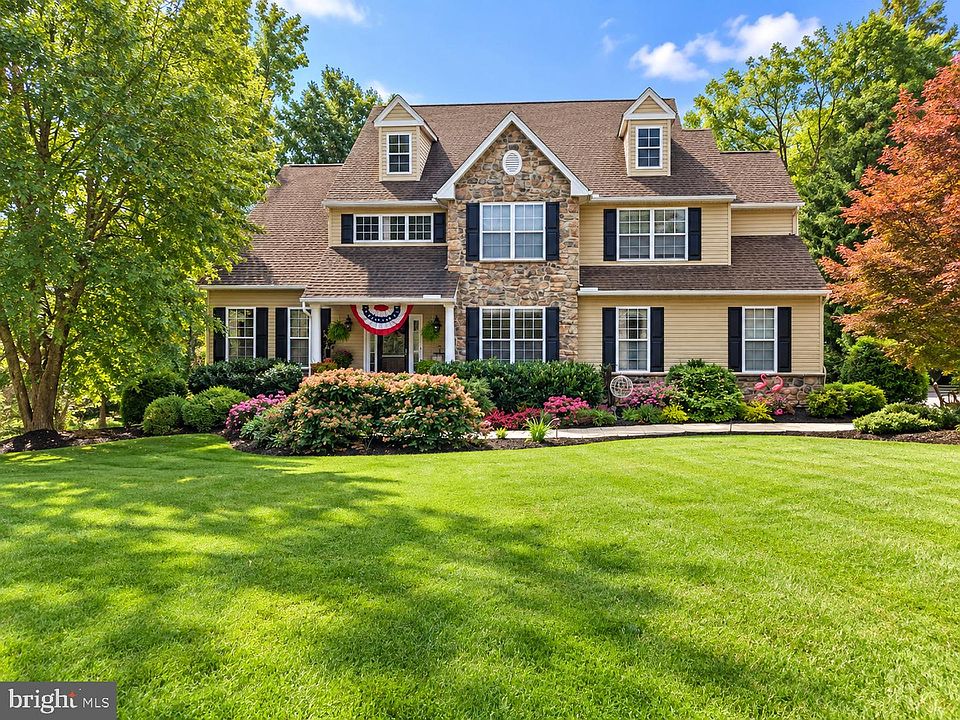 1st image of 116 Cooper Hawk Dr