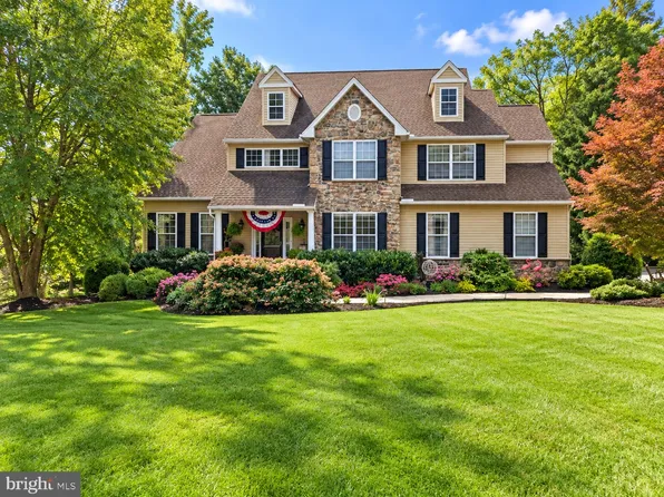 116 Cooper Hawk Dr, Coatesville, PA 19320