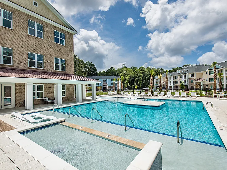 Legacy Mount Pleasant Apartments — Photo 20