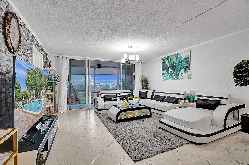 2671 S Course Dr #610