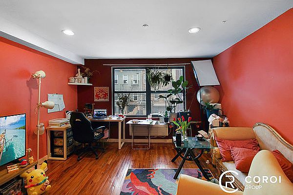 1st image of 119 Hart St #2A