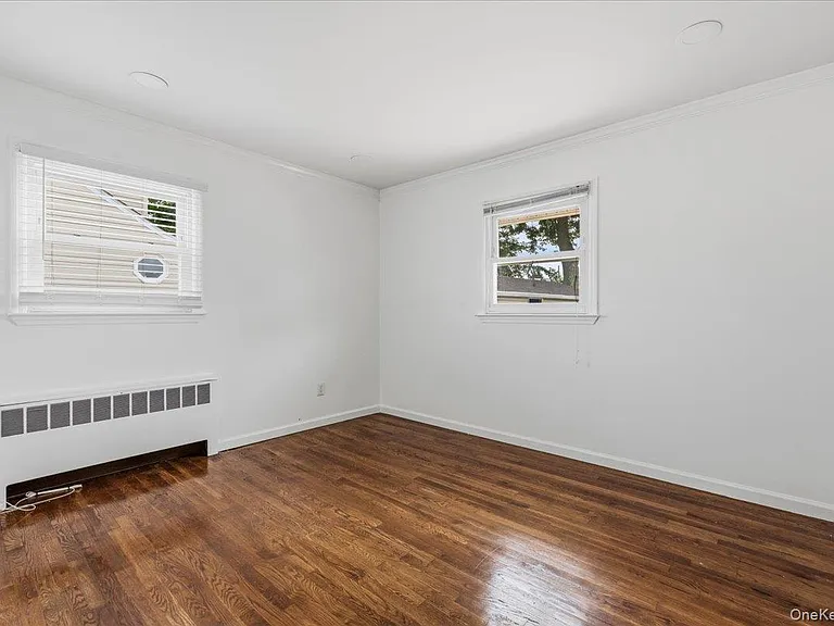 4 Cecil Pl — Photo 16