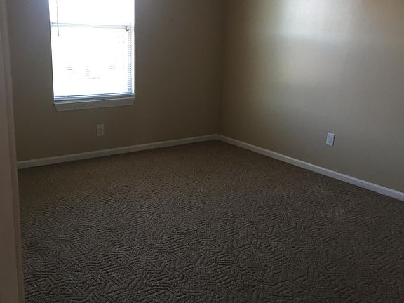 4th image of 2926 Crockett Ct APT 3