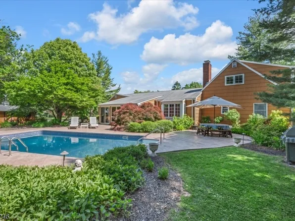 1097 Cambridge Ln, Bridgewater Twp., NJ 08807