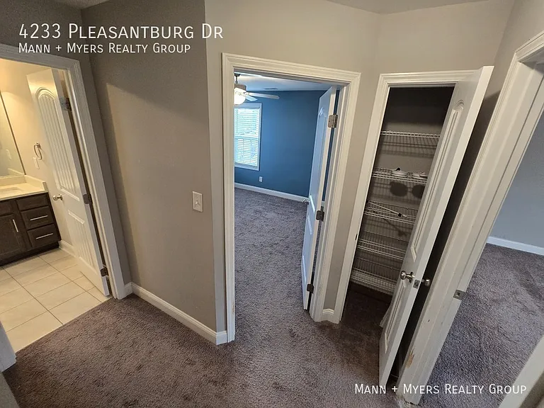 4233 Pleasantburg Dr — Photo 30