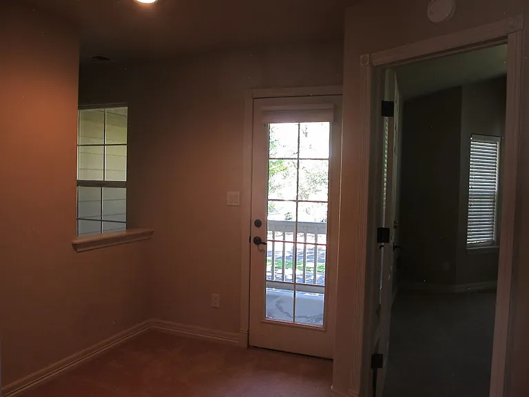 838 N 7th St — Photo 10