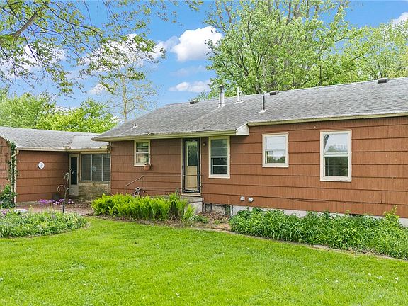 3rd image of 288 Gordon Rd