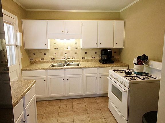 5th image of 3854 Sherwood Dr