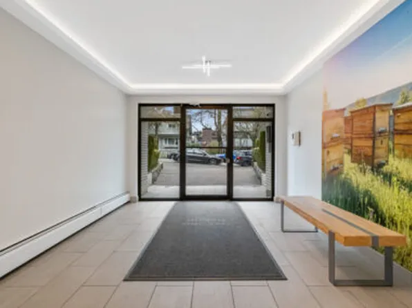 Oxford Manor Apartments