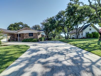412 Half Moon Way, Bridgeport, TX, 76426