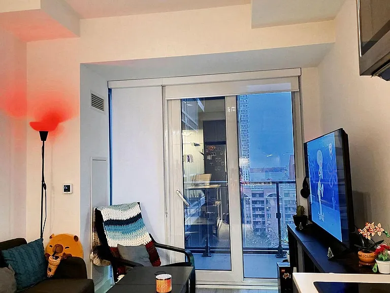70 Princess St #1034 — Photo 32