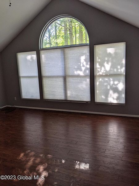 4th image of 71 Meadow Rue Place