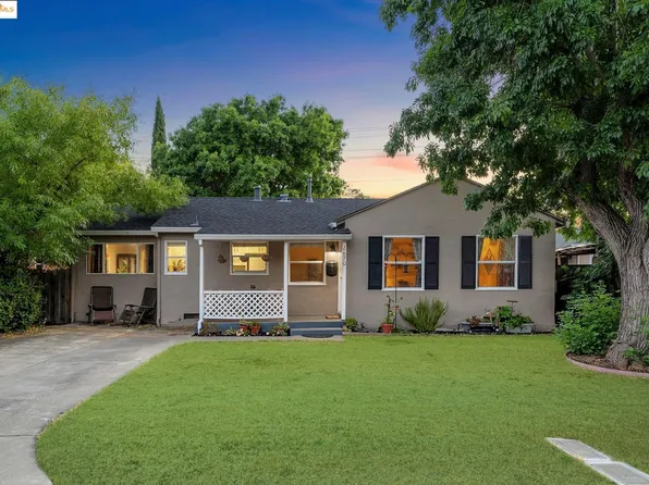 2670 Crescent Dr, Concord, CA 94520